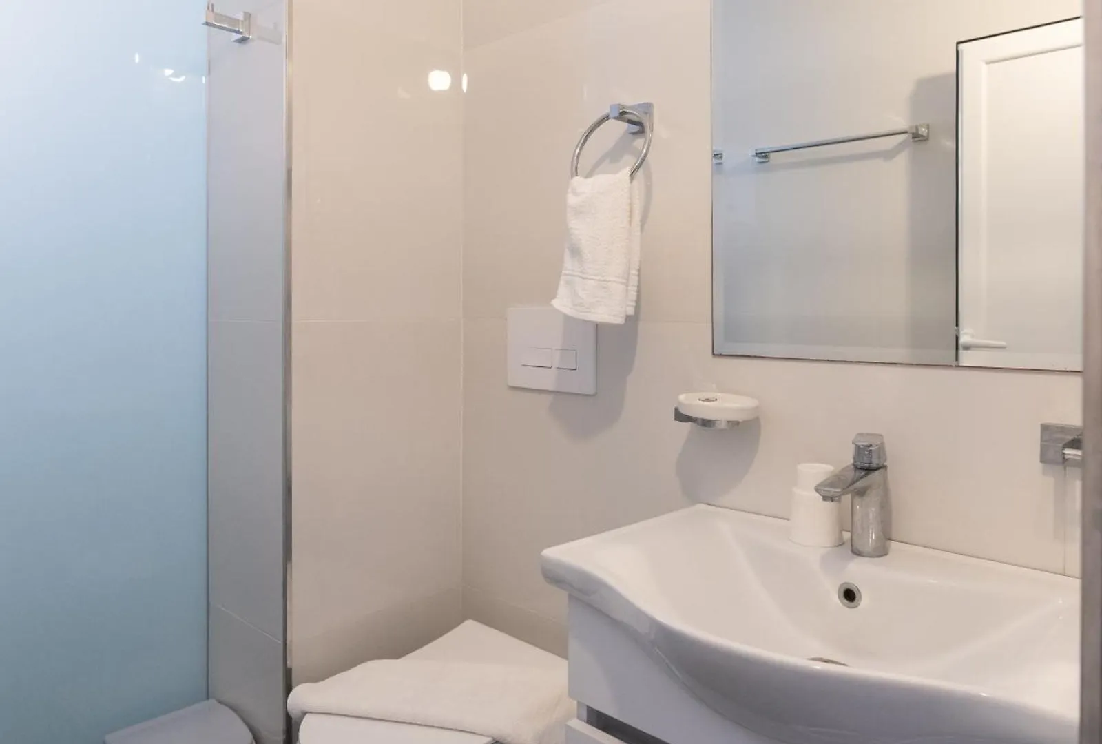 Qeparo Pano Rooms