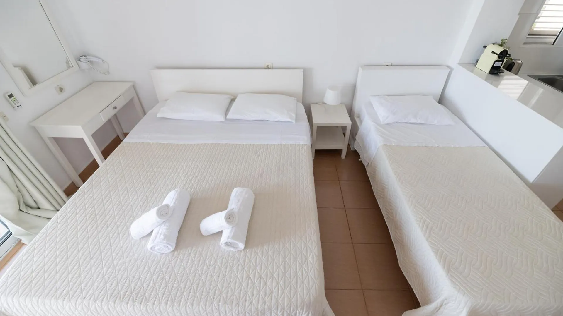 Qeparo Pano Rooms Apartment