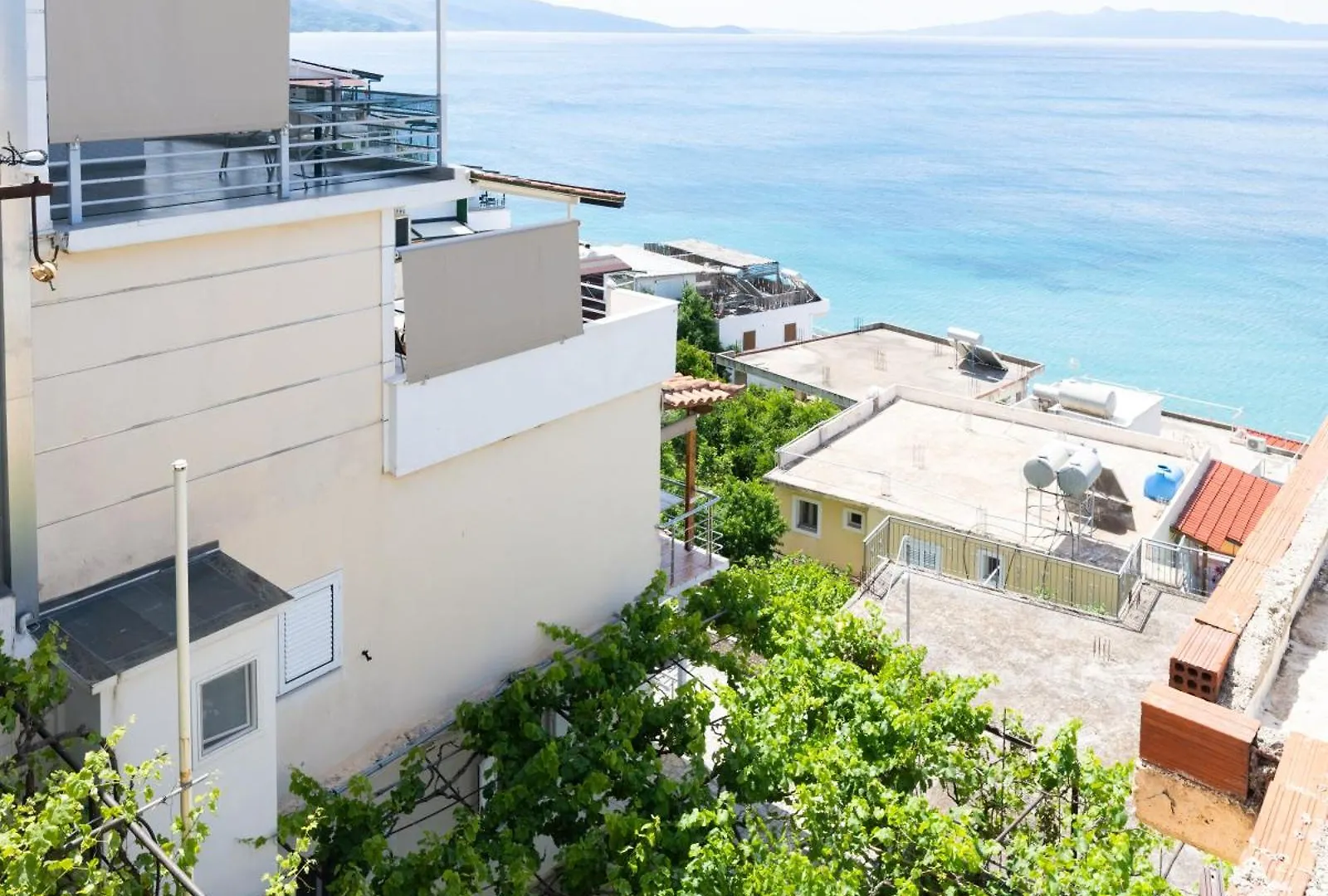 Qeparo Pano Rooms Apartment