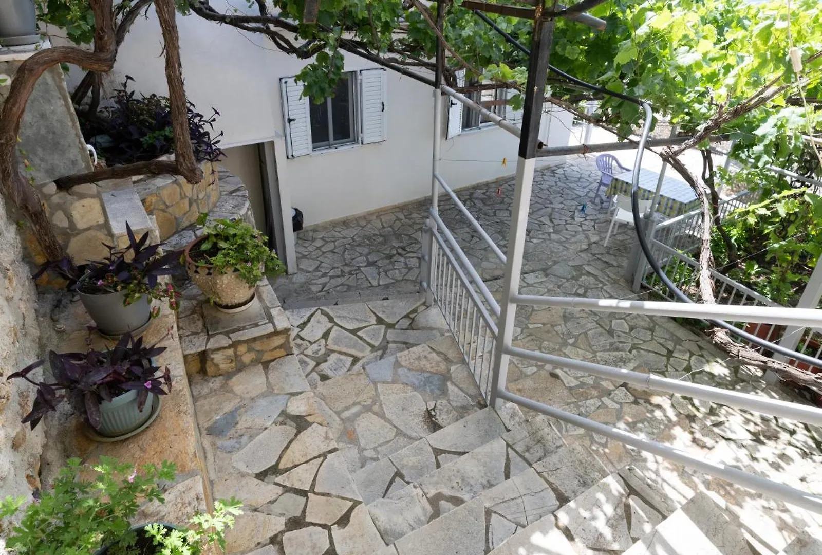 Qeparo Pano Rooms