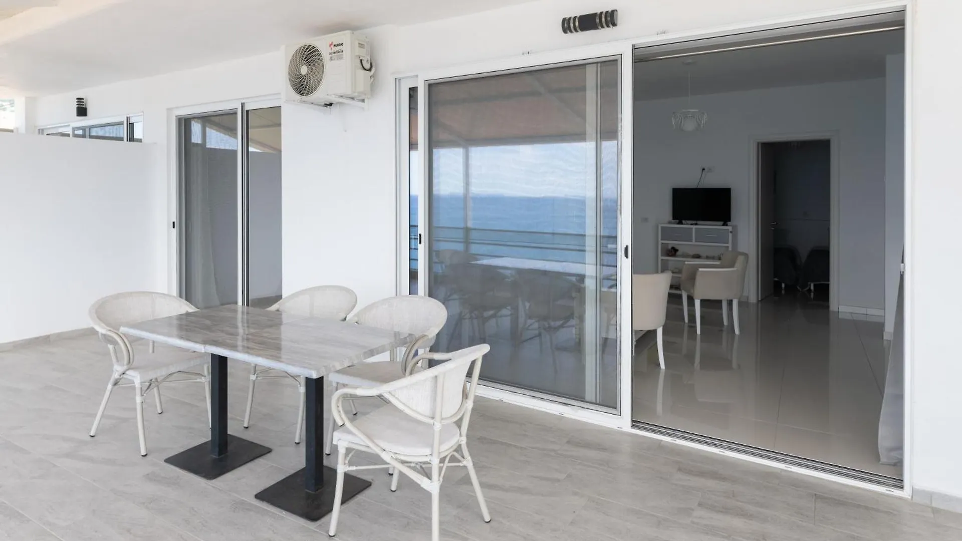 Qeparo Pano Rooms Albanien