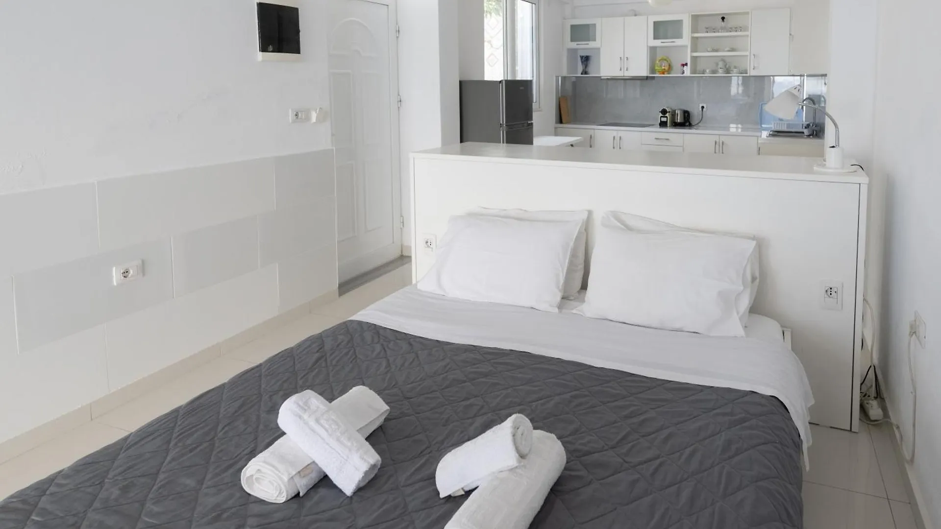 Qeparo Pano Rooms