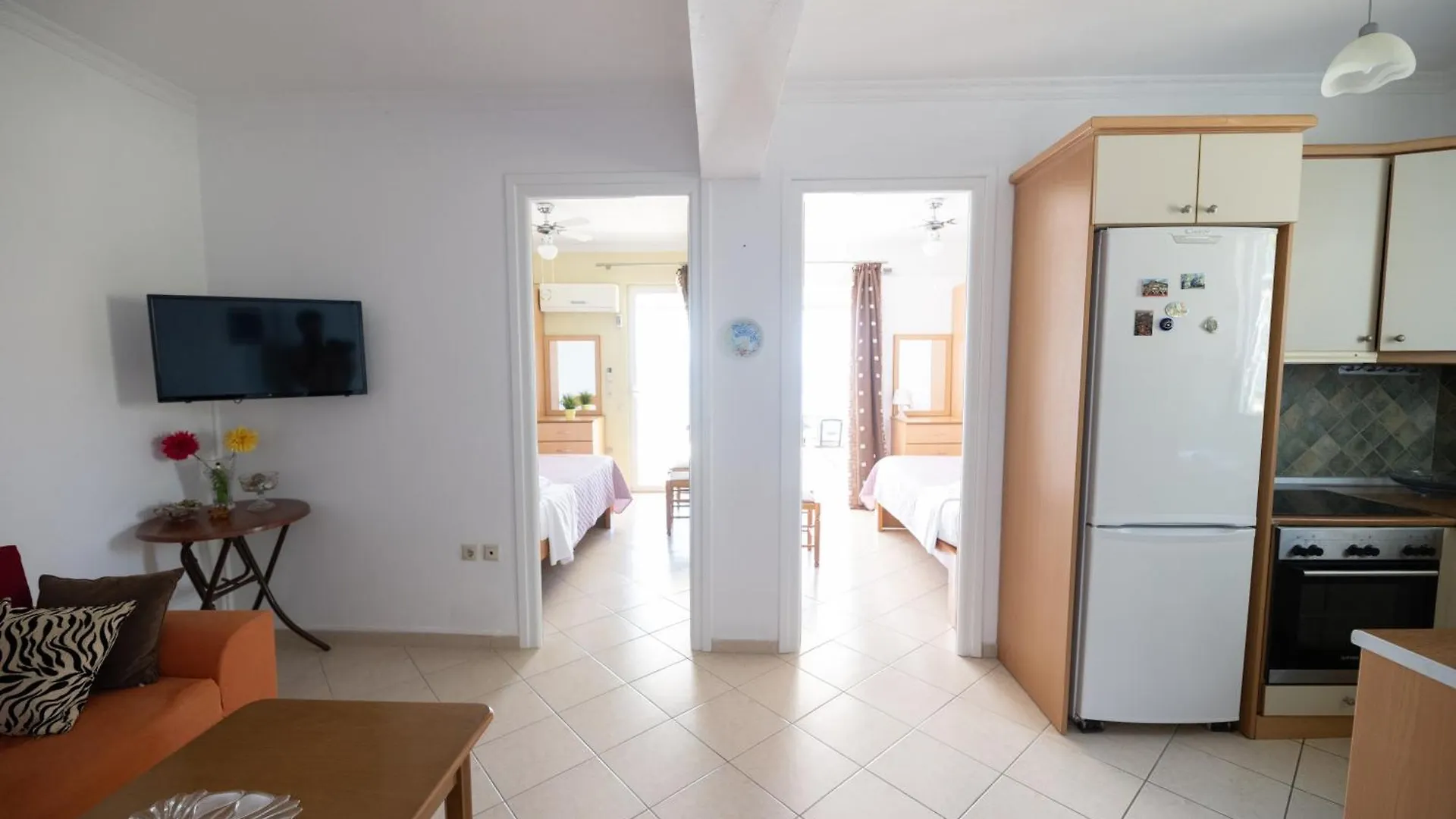 Apartment Qeparo Pano Rooms