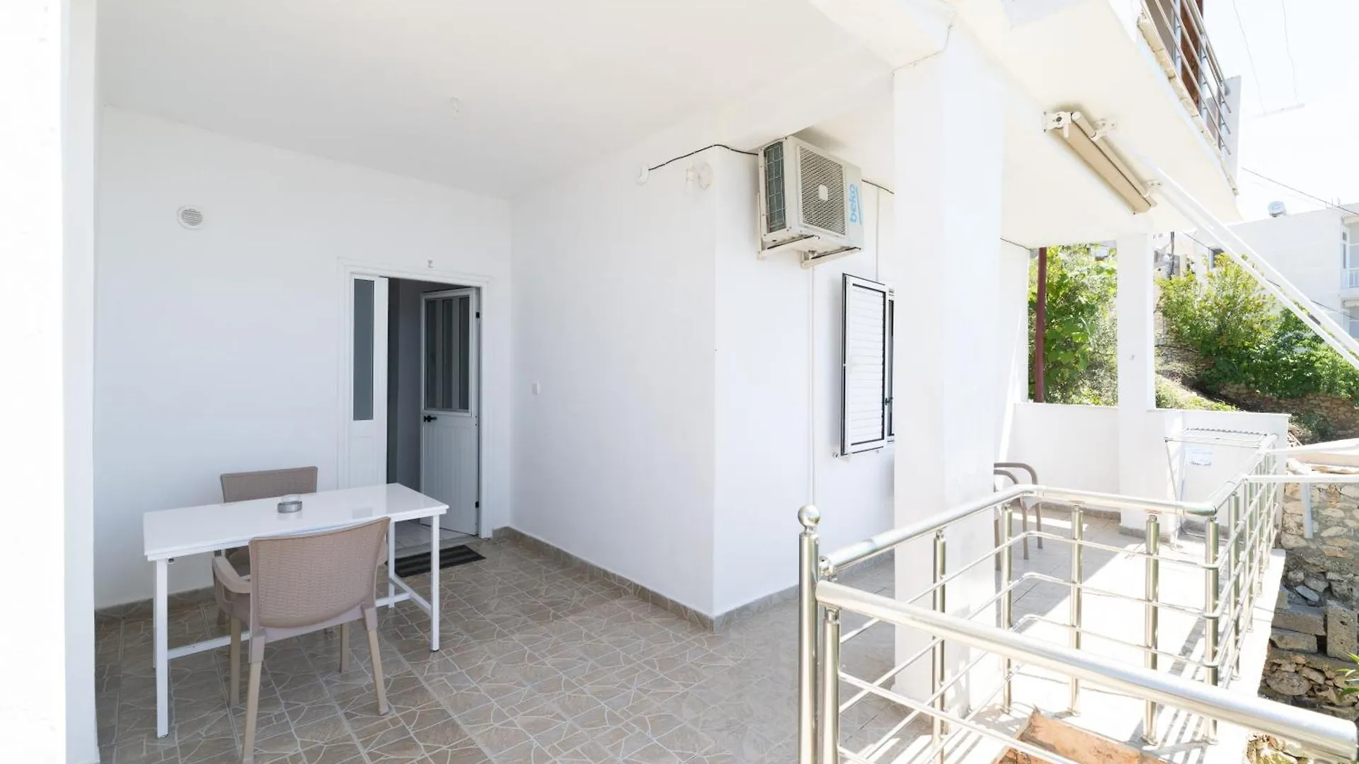 Qeparo Pano Rooms Lejlighed