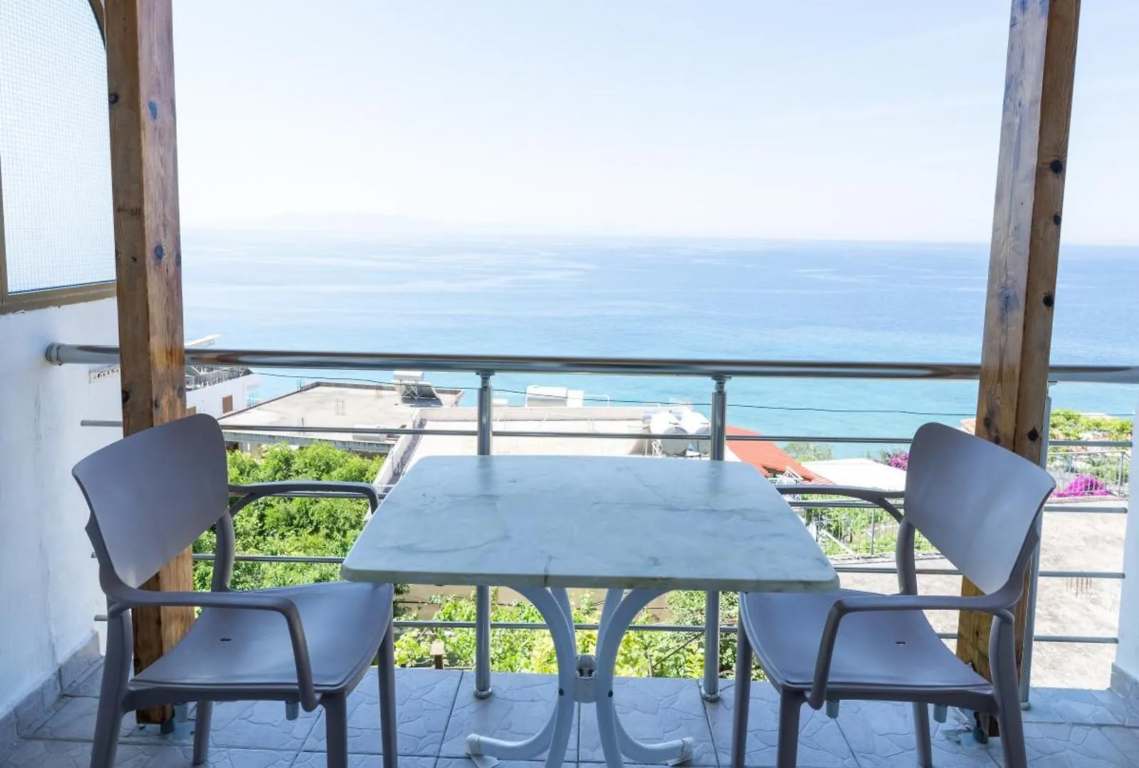 Qeparo Pano Rooms Apartment