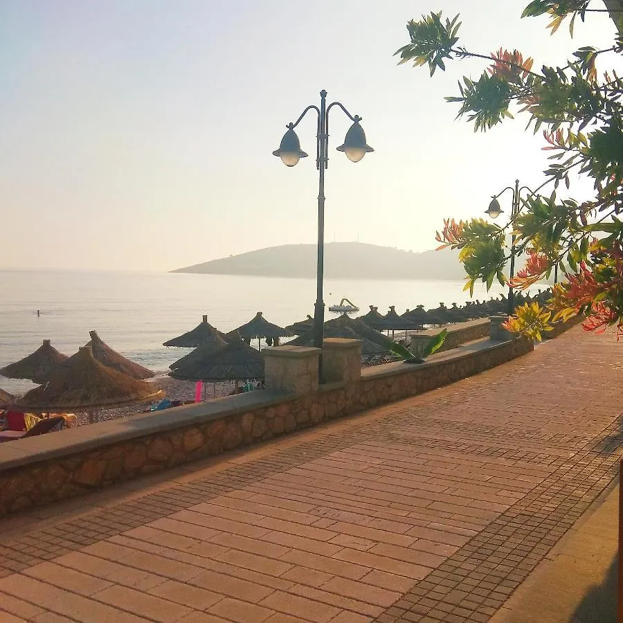 Qeparo Pano Rooms Lejlighed