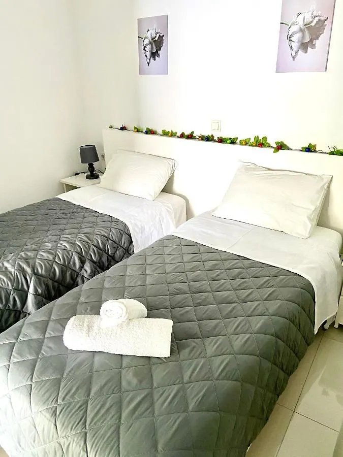 Qeparo Pano Rooms