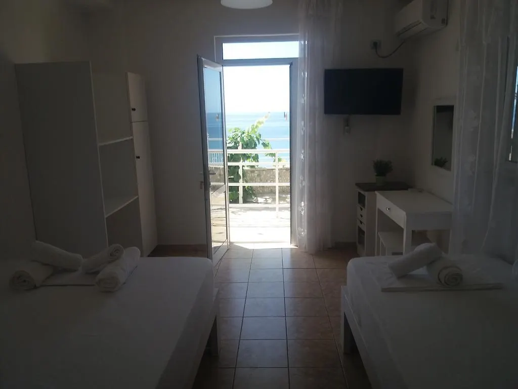 Qeparo Pano Rooms Apartament
